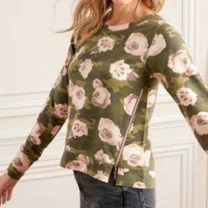 Stella & Dot The Crush it Pullover in Camo Floral